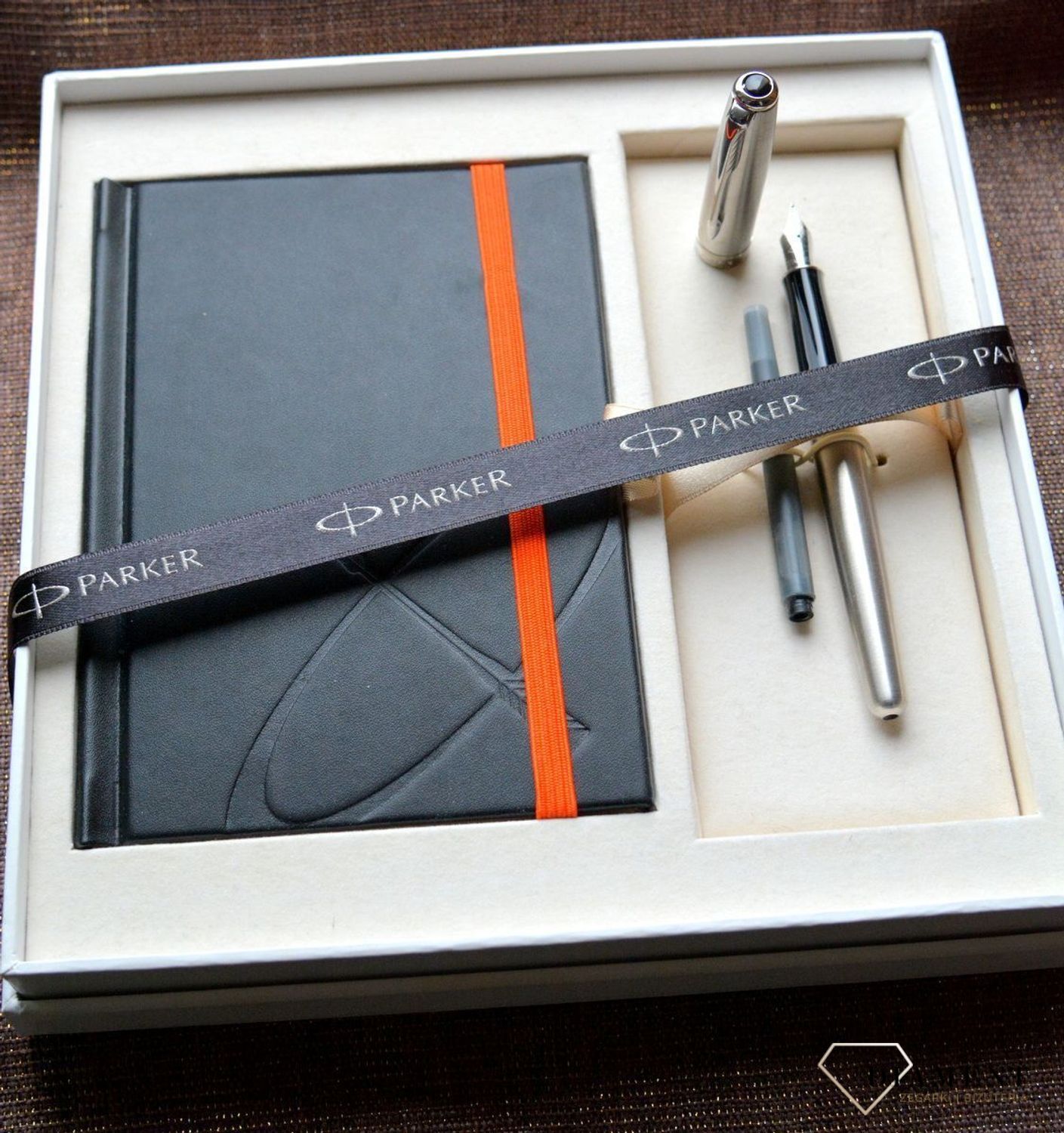 Zestaw Parker Pióro Wieczne z czarnym Notesem 1889088. Zestaw Parker z grawerem (1).JPG